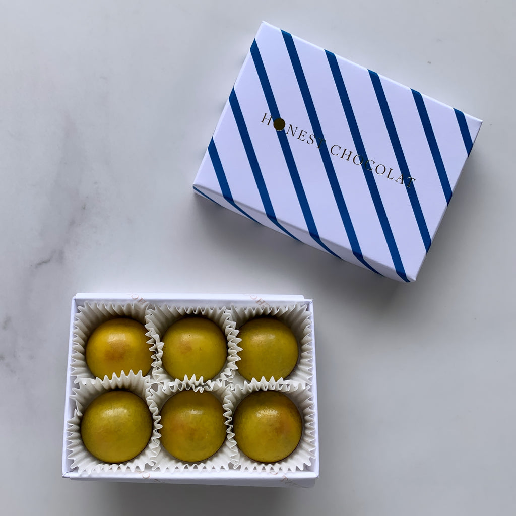 6 Gin and Tonic Bonbons