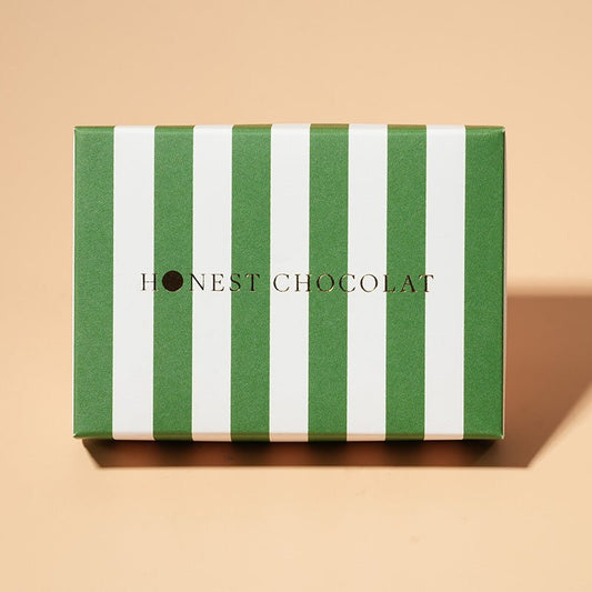 Green box of 12 chocolate bonbons
